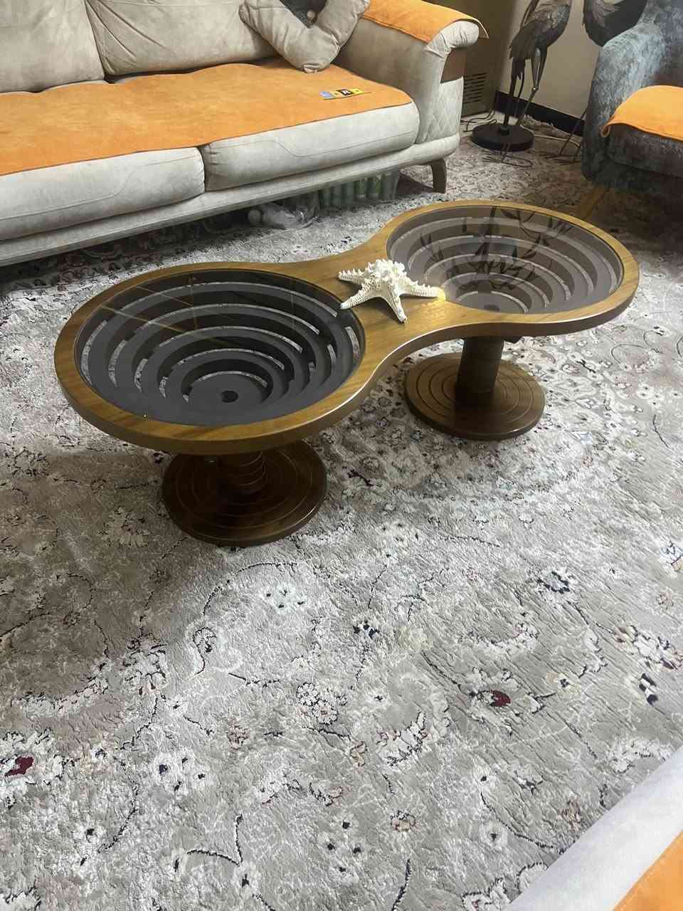 تخم تركي مودرن ارجل خشب زان مع طبلة وسطية  قماش وتر برو٨ مقاعد مكانه بغداد للتواصل على الرقم ***********
