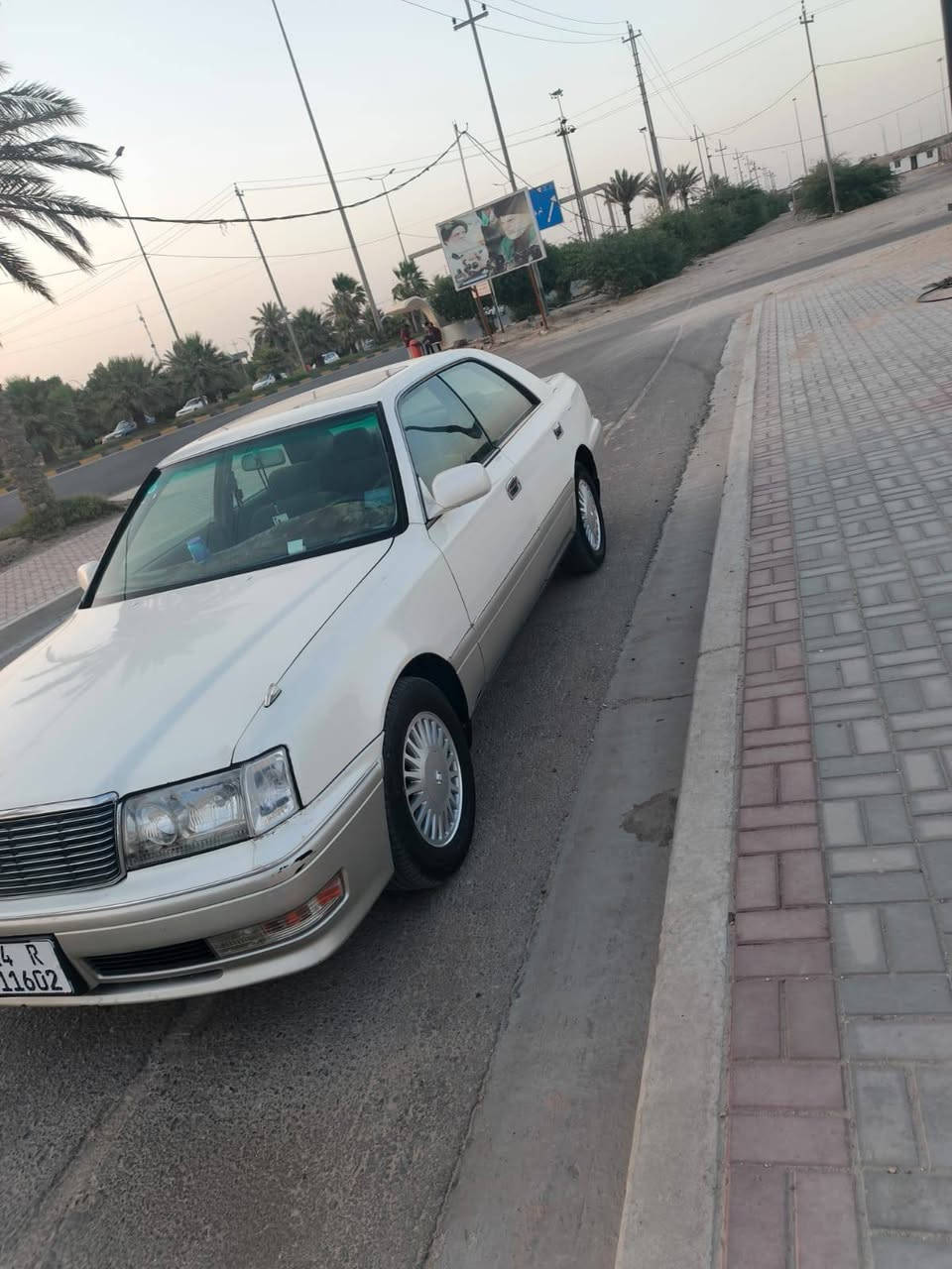 السلام عليكم سيارة راس الثور للبيع موديل 1997مكفولة كص ونقل وضربة سنوية بسمي رقم انجليزي لي 31  مكينة وگير بالكارتون 3000 تبريد ثلج 🥶🥶 فول مواصفات تنتة چنجر 12 قرص شاصي 55 حدادة طخم تاير كلة جديد كهربائيات كلها شغالة السعر 85 مكان السيارة البصرة سفوان رقم صاحب السيارة ***********
