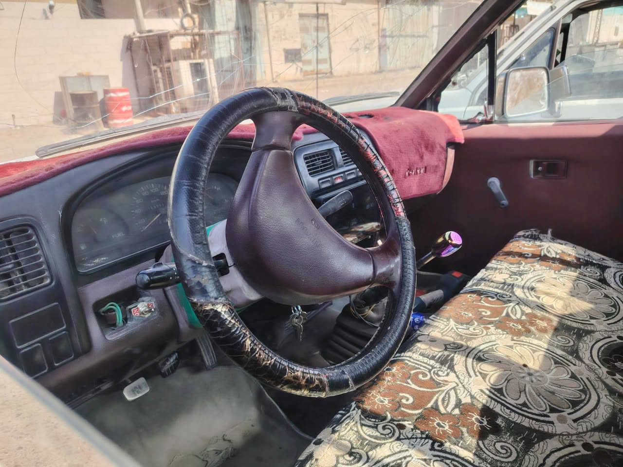 سيارة نيسان تك باب موديل ٩٣ مكينة جديدة 
رقم بابل السعر ٣٧ $  العنوان السماوة 
موبايل/***********/ ***********
