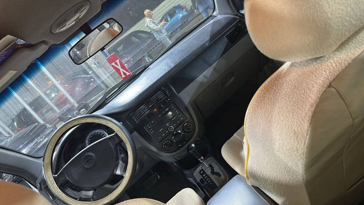 اوبترا 2012
بيها جاملغ خلفي صبغ 
بيع او مراوس حسب القناعه 
مكان السياره بغداد معارض البياع معرض النبأ العظيم 
***********
