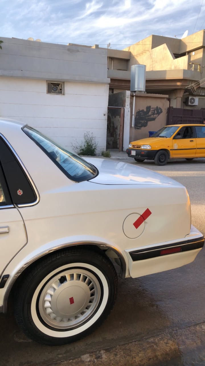 سـلام علـيكم اولدز موبيل 1990
صبـغ عام جماليه 
محرك جديد مبدل صارله شهر بس بي صوت جعوب قليل مابي لاصرف لا بغار شلعه تشك كاع كشرها حلو يخبل كبات واحد مكسور والبقيه شويه صبغهم تعبان سياره حلوه وكاعده مابيها اي عيب سبب البيع علمود نسافر ومكاني كركوك و رقمي ***********
