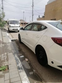 لانترا 2019  وارد أمريكي ليبل واحد حادث بدون دواخل  سطحي بيه اثر جراد ...