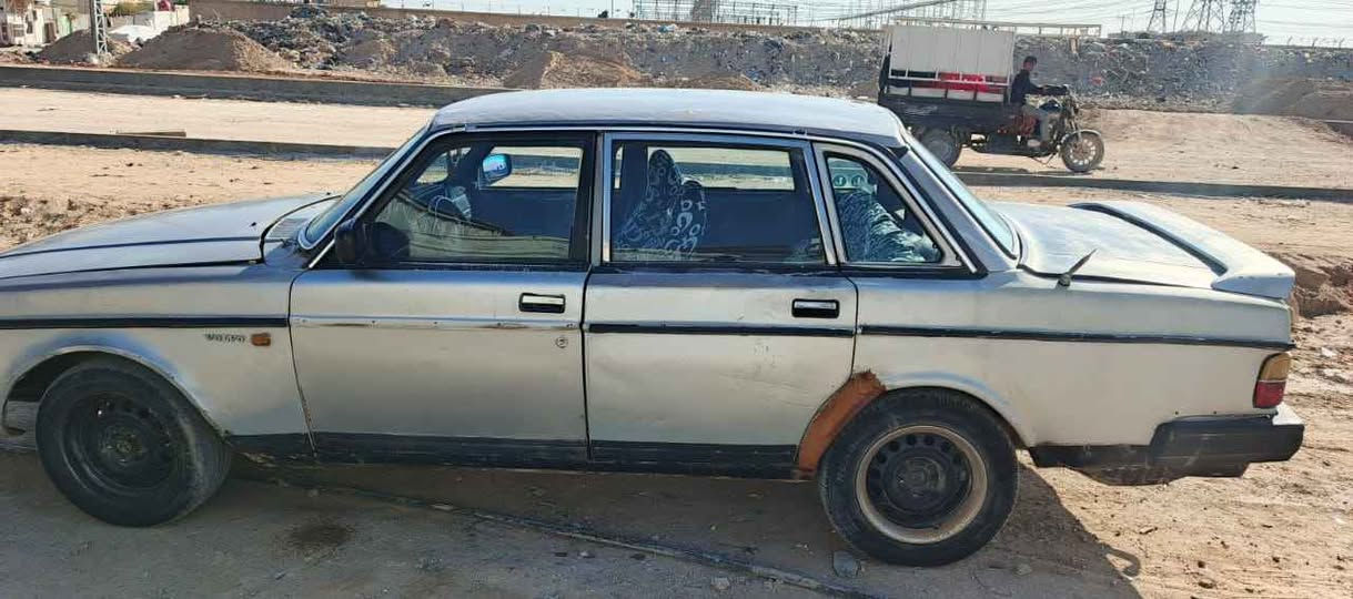 فولفول مديل 88 محرك بلادي كير حداديه كله مكفول سعره 23 وبيه مجال *********** النجف, العراق
