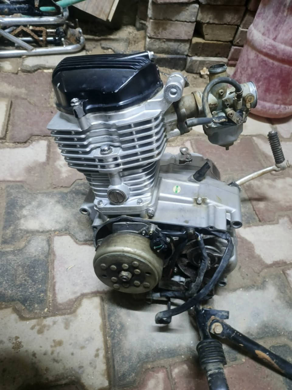 طبله اماي ب١٠ هيه والبنز مال تفصيخ جديده وفافونه مال سكان ب٥  شوت زوج ب٥ كاملات جدد مكاين وحده سونك نضيفه كلش بدون بخار بيهه بس صوت تفيلس شرط شلعه ومعدل ونضافه ب١٠٠  ومكينه تايكر هم شلعه معدل ونعومه وبيهه ضفيره كامله كبل شد هم. ١٠٠ اللي يعجبنه يتصل او يراسل واتساب ***********
