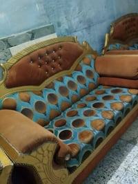 تخم 10 مقاعد أي ضررر ما بي   سعر 200  مكان مدينه الصدر   تواصل واتساب ...