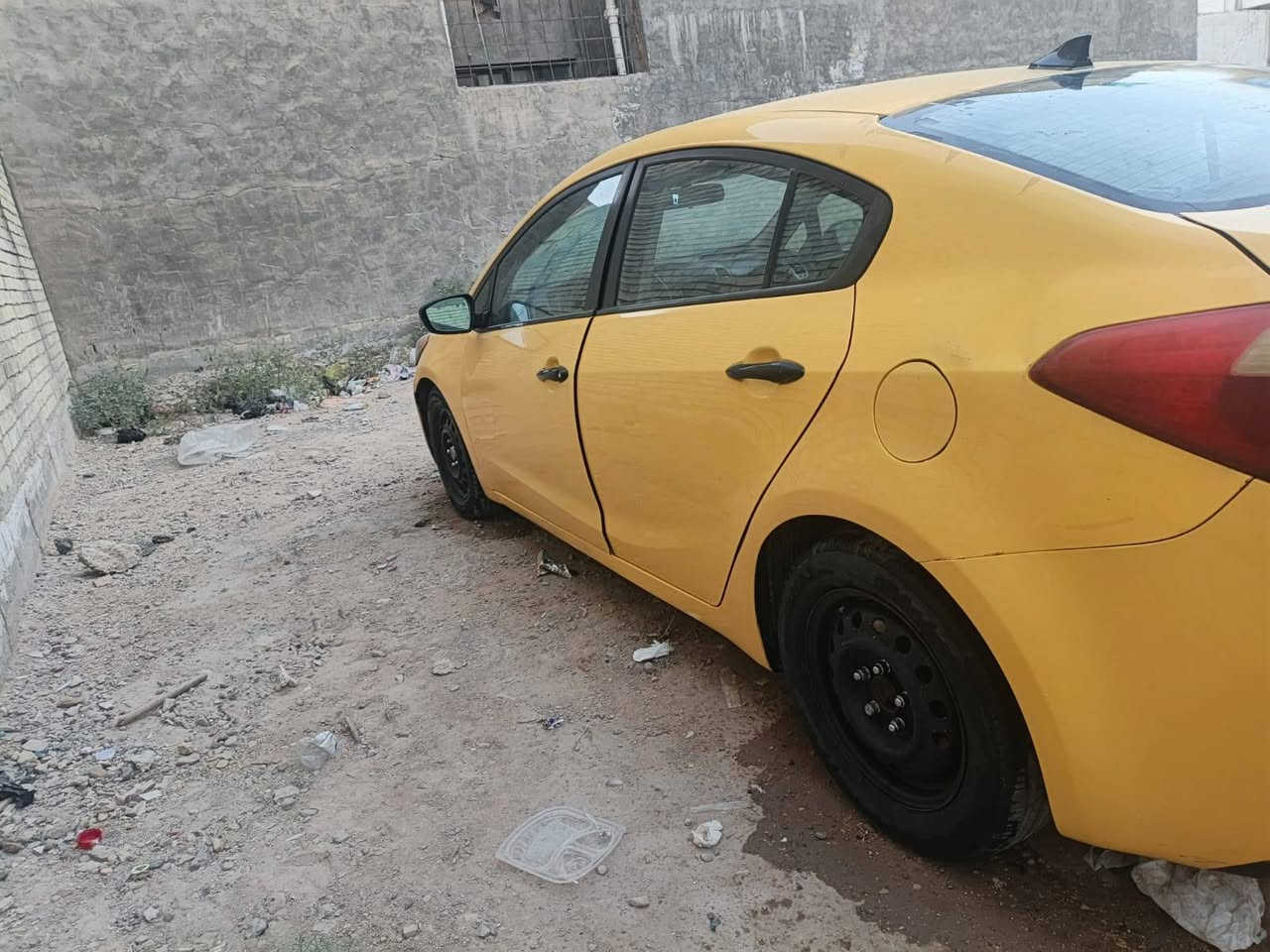 بسم الله الرحمن الرحيم
السلام عليكم 🤍
فورتي موديل 2016 بغداد
محرك 1800 دوش
ضرر: التبديل جاملق وبنيد
السعر : 105$ 
المكان : بغداد العبيدي

"الصور باللون الاسود الحادث بالولايات المتحدة "

رقم التواصل متوفر واتساب :
 ***********
