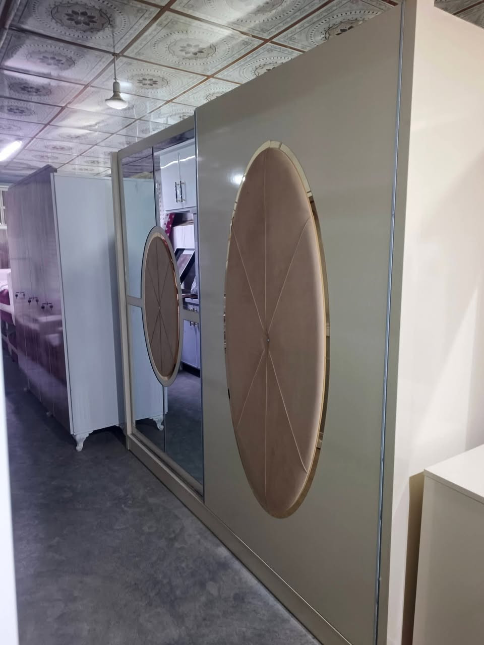 غرف نوم للبيع جوزي 300,,ابيض 375,,اشتري جميع المواد المنزليه اي شي عندك تعال خاص واتاساب فايبر عل خط  الاسيا ***********,,***********
