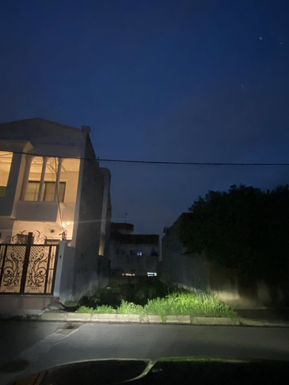 ارض للبيع حي المزارع الاولى 

قريب من مختبر فارما 

المساحة 150 متر واجهة 6 متر 

سند طابو ملك صرف 

شارع تبليط 12 متر 

السعر 179 مليون

مكتب العمران سايدين السكر

***********
