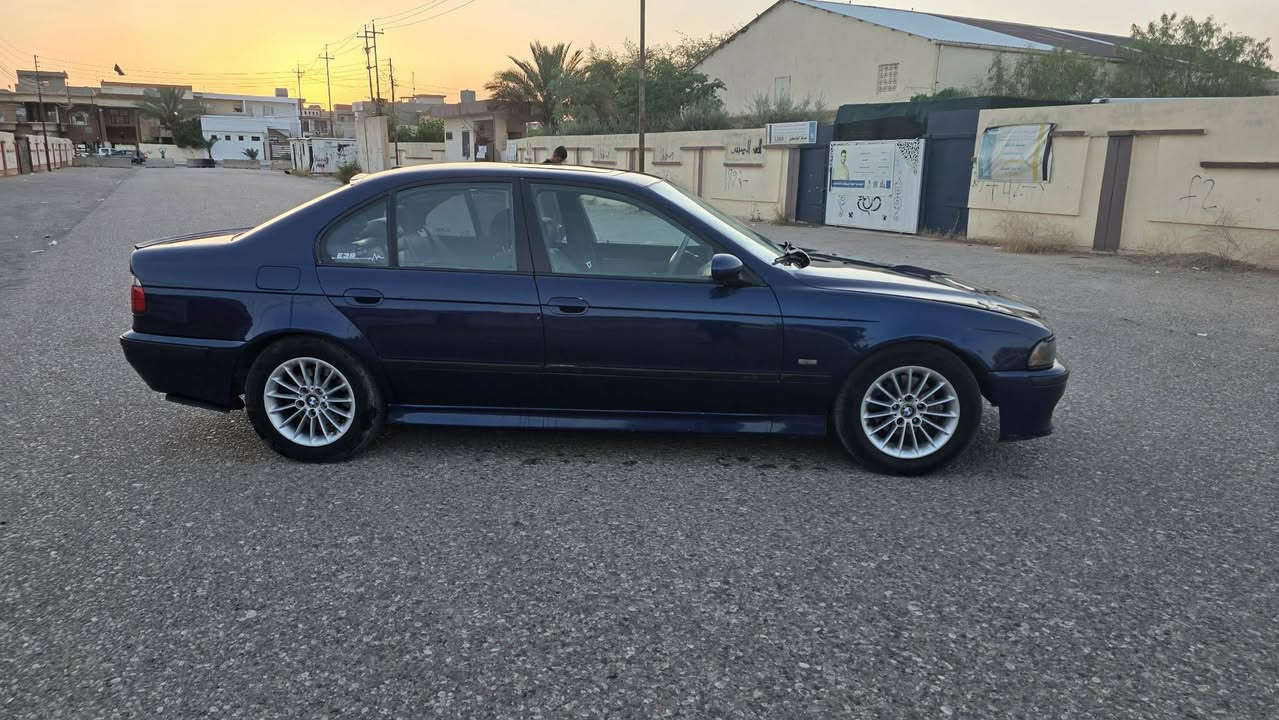 السلام عليكم بي ام دبليو بومه موديل 1998 محدثه 2002 حجم 528 بلادي مكينه وكير بشرط تبريد ثلج 🥶 رقم كركوك الماني سنويه عاج شرط الوكاله قرار 48 يعني مطلوبه كمرك سياره جاهزه مابيهه كل نقص فقط البونيد بي رصعات للبيع او مراوس حسب القناعه السعر 53 وبيهه مجال بسيط 
العنوان كركوك
رقم الهاتف ***********

