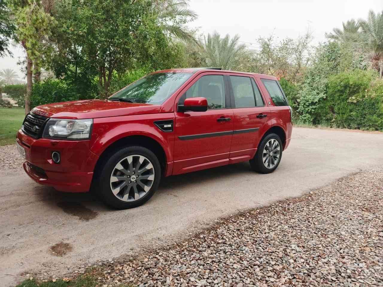 السلام عليكم ورحمة الله..
سيارةLAND ROVER 2013 FREELANDER LR2

1/1 فول كامل مواصفات .. 

للبيع.. 

مكفولة كفاله عامه من صبغ وتبديل والبارد 

سياره قديمه عندي سياره جديده بمعنى الكلمه

السيارة خليجية وكالة سردار مكفوله كفاله عامه

سيارة باسمي .. 

المواصفات ..

١- حساسات امامية وخلفية .

٢- كامرة خلفية .

٣- محرك 2000 تيربو بانزين 

٣- كير محرك مكفول 

٤- لايت زنون تحكم عادي و اوتو + زراكات ماء تنظيف .

٥- اشاير بالمري + مري شفط + حساس ضوء مضلل بالمري الجانبية والداخلية .

٦- كراسي جلد شركة وتحكم كهرباء وذاكرة خزن (ميموري) .

٧ - تبريد ثلج 

٨- حساس ماسحات جامة امامية وجامة خلفية .

٩- تحكمات استيرن كاملة + تحكمات وتثبيت سرعة .

١٠- سلايت روف قطعتين .

١١- تخم وسبير تايرات جديد .

١٢ - اربعة انظمة قيادة (غابات + ثلوج + عادي + صحراء ) . 

١٣- حجر بيئة بلادي مامبدل وبحالة جيدة جداً .

١٤ - شاشة دجتال + ديفيدي + بلوتوث + ايواكس . (بلادي)

١٥ - السيارة تشغيل بصمة 

١٦ - الجام فول اوتو .

١٧- السيارة سنوية وهزة جديد . 

18_رقم سليمانيه بسمي

مكان السيارة ديالى لاتصال ***********

 

السعر 160ورقة وبها مجال جدا بسيط حق الضيافة ..
