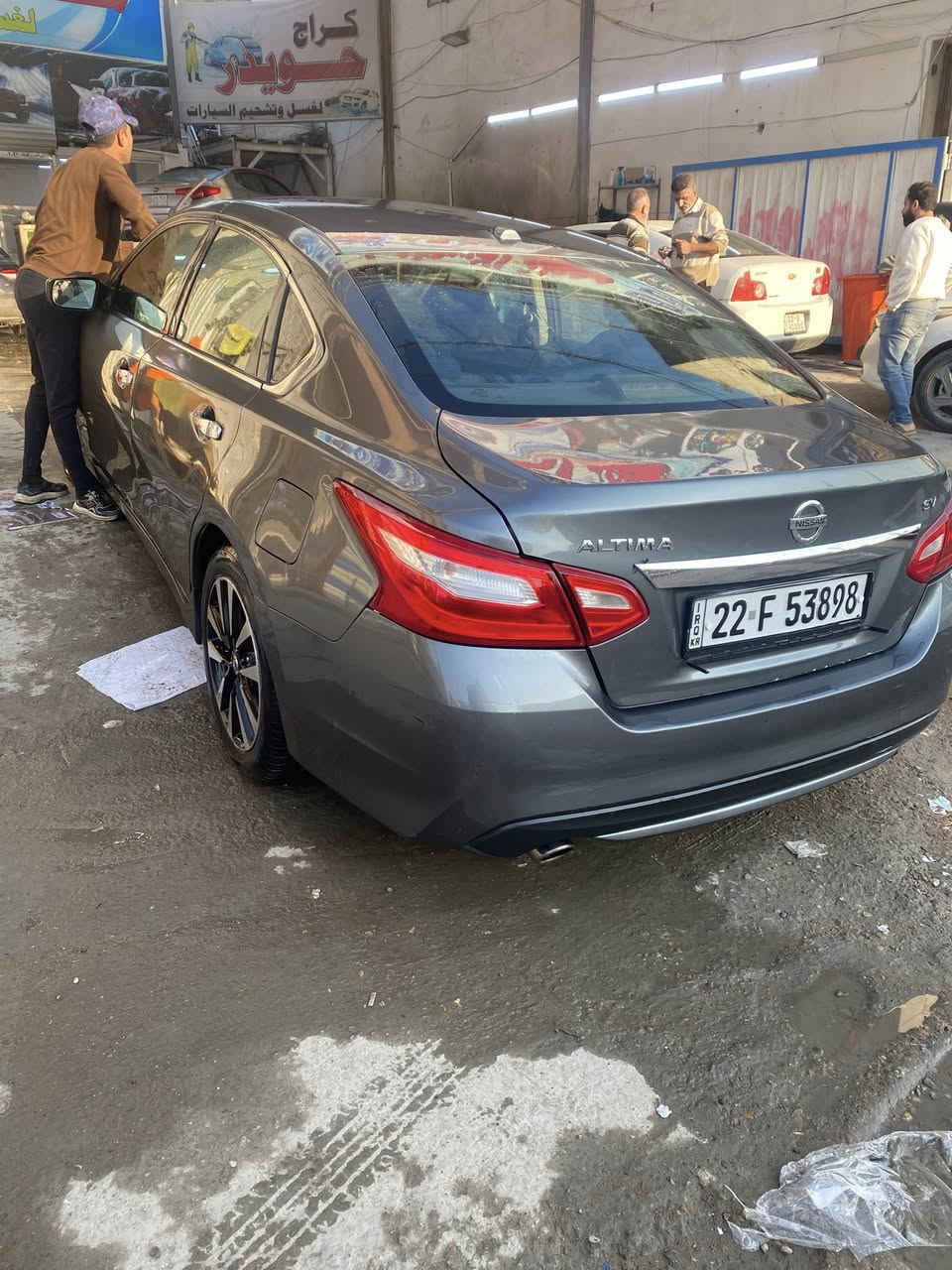 سلام عليكم
نيسان اليتما 2017 
موصفات sv 
رقم اربيل ب اسمي تحويل ثاني يوم 
السيارة بيها اربع قطع صبغ 
ماشيه 125 mi
مكان  السيارة بغداد الدورة 
***********

السعر 108 وبيها مجال
