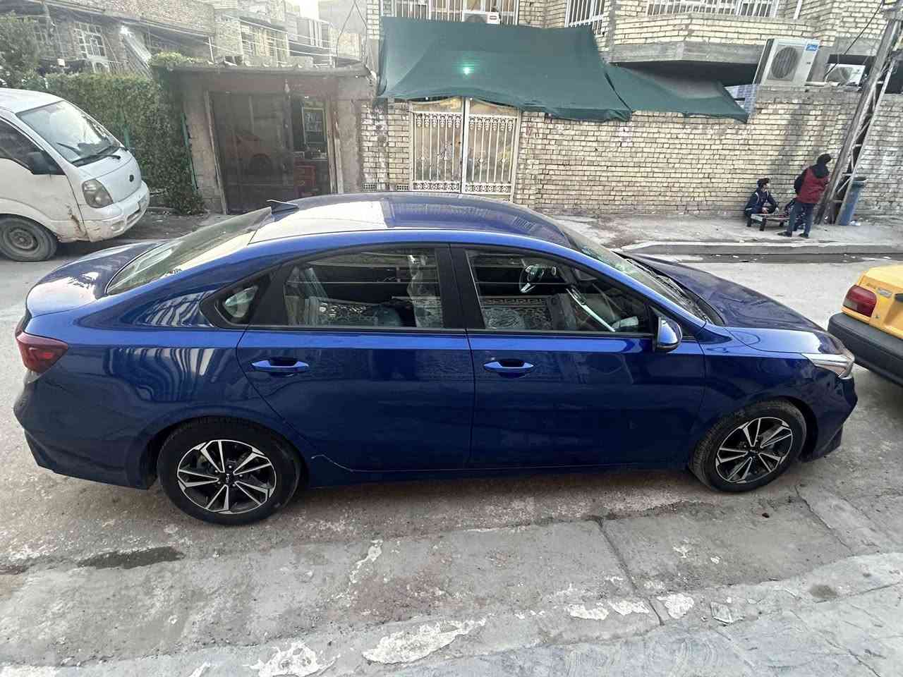 كيا فورتي وارد امريكي موديل ٢٤ ماشية ٢٨ الف
محرك 2000 
 مايل تتشغيل سويج
تحكم ستيرن
كامرة كار بلى
حساسات
رادار
مود ثلاث سرع
تدفئة تبريد 
ويل كروم
بدون تبديل اي قطعه
باردحافة نص باب  و الجاملغ 
العنوان بغداد المشتل/ حي المعلمين 
السعر ١٦٧ورقه
التواصل ***********
