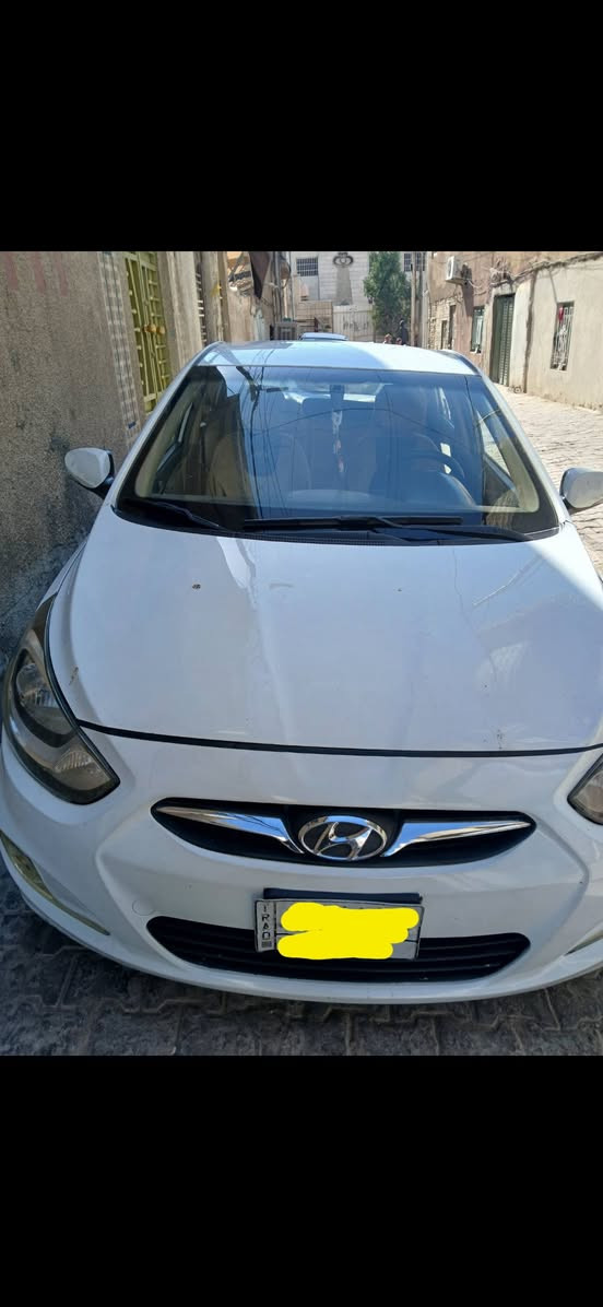 السلام عليكم ...
اكسنت 2013 خليجي مكفولة 
محرك 1600 
رقم بغداد 
السيارة خير من الله واستخدام شخصي 
والسيارة باسمي والسيارة حلوة
مكان السيارة بغداد 
السعر 99 ورقة 
***********
