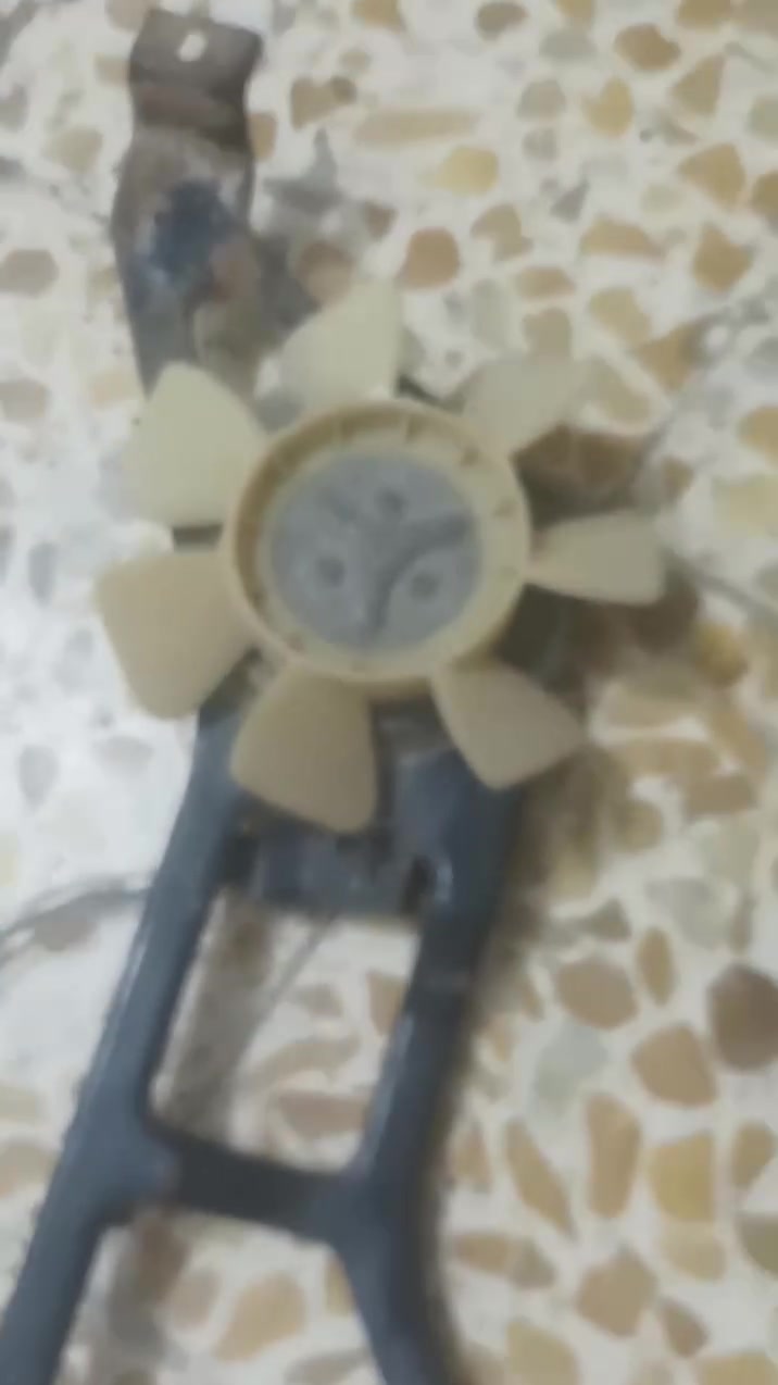 غراض محور بطه للبيع ضفيره محرك جديده سعر ١٥٠ جعمقه ١٠٠نضيفه محروه تبريد ١٥


**إذا كنت صاحب هذا الإعلان وتريد حذفه لأي سبب، رجاءا أرسل رسالة إلى الدعم الفني**