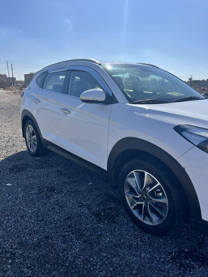 توسان موديل ٢٠١٨ مكفوله كفاله عامه
خليجي السعر شدتين وبيه مجال 
***********
***********
