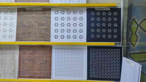 اتصل واتساب *********** يوجد خدمة توصيل سقف ثانوي تغليف جداري بديل الخشب واصباغ وجبس بورد وبديل رخام ولاصق جدران عمل وبيع كافه أنواع الديكور
