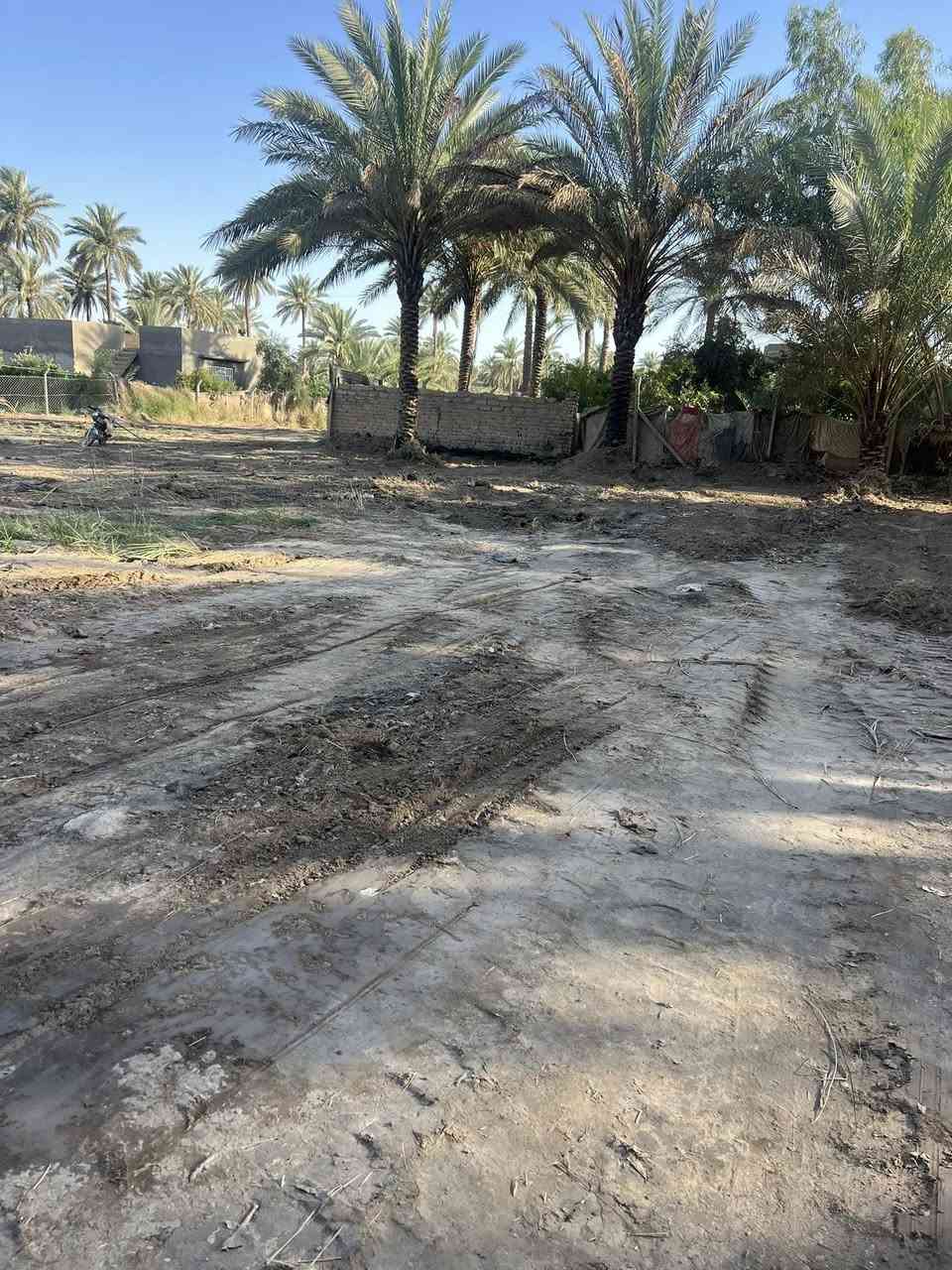🏡 فرصة مميزة لامتلاك قطعة أرض سكنية بأسعار مناسبة .

📍 الموقع: الحلة / النخيلة الغربية
📐 مساحة القطعة: 200 متر مربع
💰 الأسعار تبدأ من: 4,500,000 دينار عراقي فقط

✨ المميزات:
✅ منطقة سكنية هادئة ومناسبة للسكن.
✅ توفر الماء.
✅ الكهرباء قريبة من الموقع.
✅ بالقرب من مدرسة الشهيد ستار.
✅ بالقرب من مقام الخضر (عليه السلام).
✅ البيع بموجب مكاتبة أصولية.

📞 للاستفسار والحجز:
***********

⏳ العدد محدود، سارع بالحجز قبل نفاد القطع المتوفرة.
