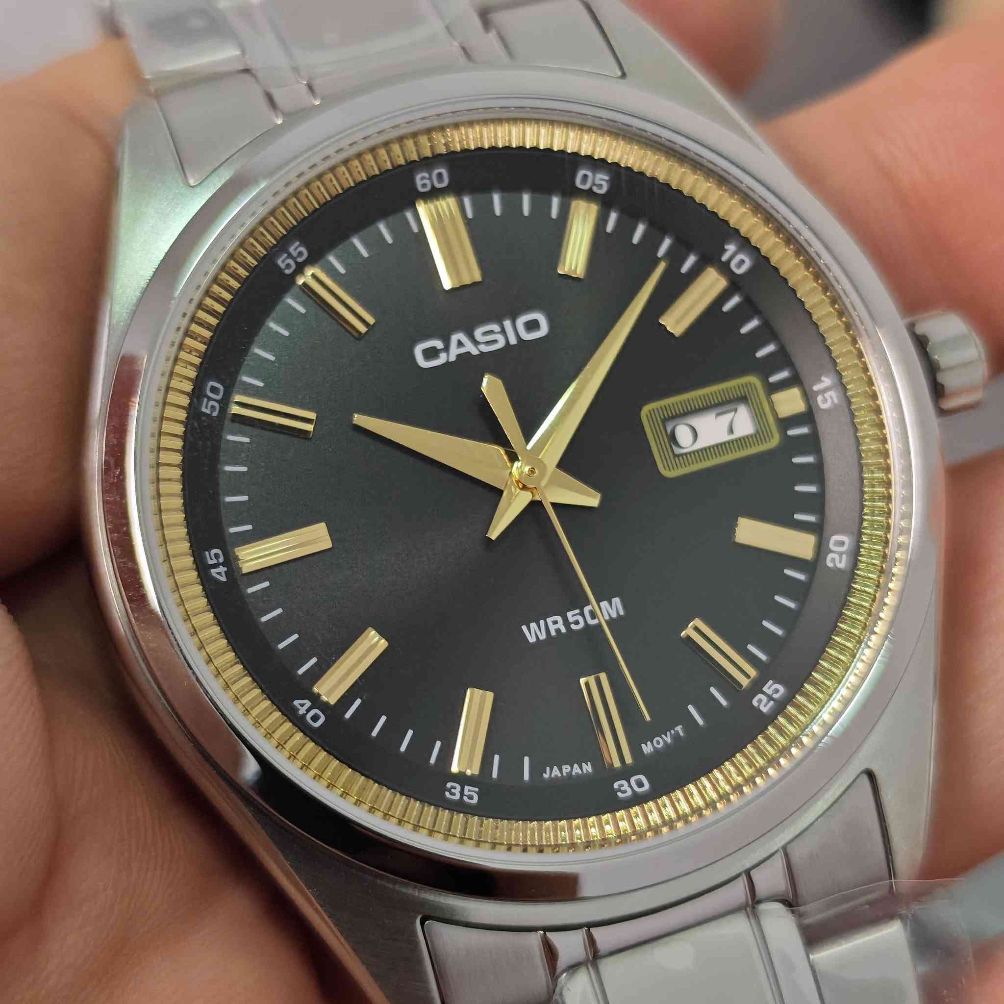 اصدار 2026 الشكل الجديد لـCasio
رنگ داخلي ذهبي 
نافذة شهري مختلفة 
لوك غير مستخدم [ علبة & اوراق الضمان & كتلوك ] 
توقيت 24 ساعة
قطر 41 

☎️ للحجز  / *********** (واتساب)
🚗 توصيل لكافة المناطق 
📍العنوان : الكوفة _ شارع الوائلي _ قرب مأكولات خوخة (داخل الفرع )
