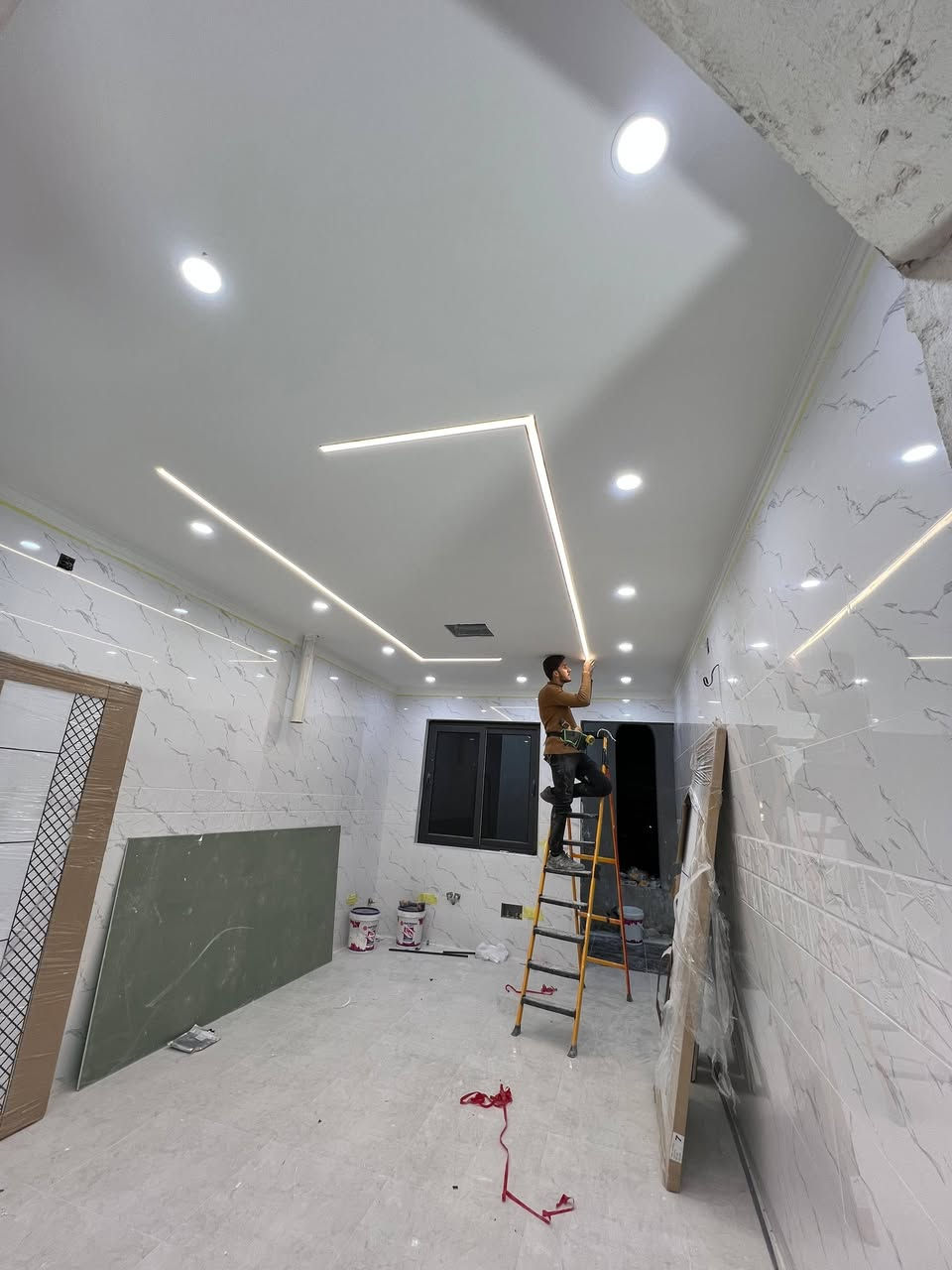 محمد قاسم كهربائي
🔧 كهربائي منزلي + تأسيس بيوت 
✔️ تصليح أعطال
✔️ مفاتيح وسويتجات
✔️ تمديدات وأسلاك
✔️ تركيب لمبات ومفاتيح
🛠️ شغل نظيف وبأمان
📞 ***********5
