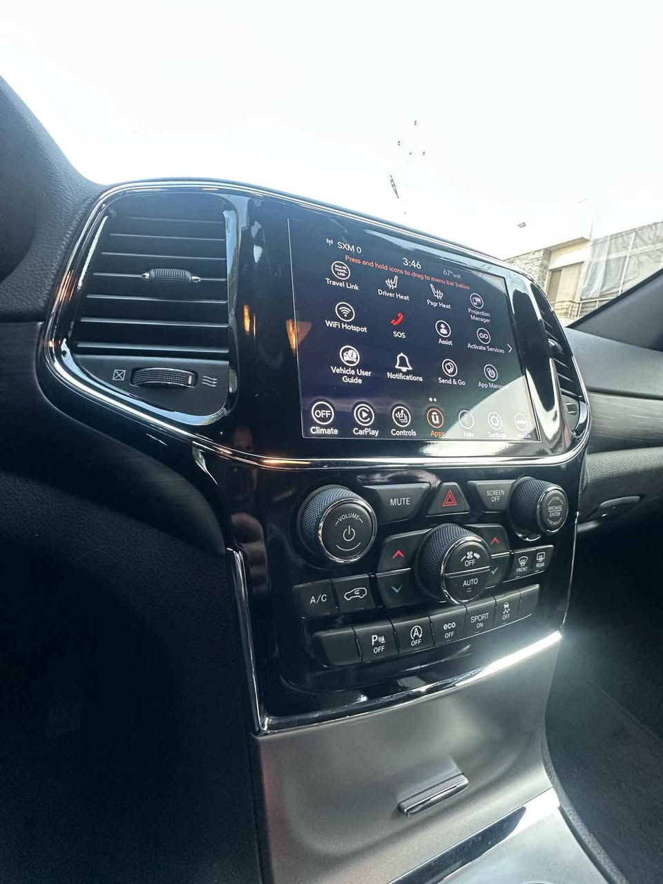 جيب جراند شيروكي 2020 I 4x2
نظافة عالية - بدون صبغ ﹶ بدون ايرباكك ضرر بسيط فقط باب الصندوق (مبدل بدون صبغ  و تكحيل بسيط جدا
 مواصفات مميزة:
شاشة Android + CarPlay Auto
تشغيل عن بعد
كشنات وستيرن تدفئة
كاميرا 
حساسات خلفية
توقف ذاتي للخلف في حالة وجود جسم
Auto Stop 
صندوق شفط

الجير يتحول Park ٳذا باب السايق مفتوح
نوافذ تقفل من الكنترول
٠ إضافات احترافية:
شوتة N&K (تعطي عزم و سرعة وإحساس (V8
دوسات كهربائية تفتم وتغلق تلقائيآﴼ مع الأبواب، وتقلغى بزر من الداخل
can Catch Oil (يحافظ على غرفة الاحتراق)
Spacers (تعطي عرض للإطارات، ثباتية أعلى، ومنظر
عنيف)
V جميع القطع المضافة اني مستوردة من أمريكا شخصي
السعر ٢٣٥ ورقة

للتواصل 
***********  واتس أو اتصال  
انا مكلف بالنشر فقط أربيل, العراق
