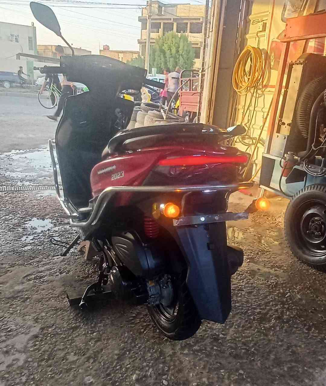 السلام عليكم ورحمه الله وبركاته 
سكنس لد 2023 صيني 
جديده بمعنه الكلمه بصمه اكلوب زنون تشغيل عن بعد 
مكنه 150 بوشه 55 بلاديه برغي مامفتوح بها ماشيه 6000 فقط قبل كم شهر من طالعه من الوكيل سعر مناسب جدا  للاستفسار *********** واساب
