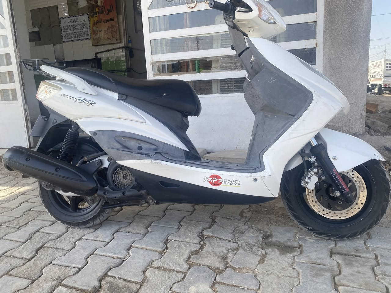 سكنس فحل. نوزل. ستان. حساس صارلي 5اشهر. من ماخذها دراجة. مال جناي مكينة. مكفولة  فقط الكفرات. مطخطخة شوية. دراجة. اشاير. لايت. هندر. سلف. 
كهربائيات.  كاملة. مكملة. خير. من. الله 
لوما. محتاج. والله. ما ابيعها 
سعرها. واحد. و100. وبيها. مجال. 
مكاني. محمودية. *********** بي. واتساب 
رجاءا. المو. شراي. ليتصل. ويعامل. لان محتاج. 
حيل.
