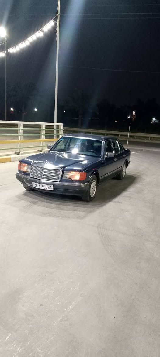 السلام عليكم مرسيدس ريأسي موديل ١٩٨٧     حجم ٥٦٠كامل مواصفات تبريد ثلج كهربائيات كل كامله تخم تأير جديد صدر امامي وخلفي جديد رقم دولي صلاح دين بأسمي المكان بغداد الشعب السعر ٦٠ورقه رقم التليفون ***********
