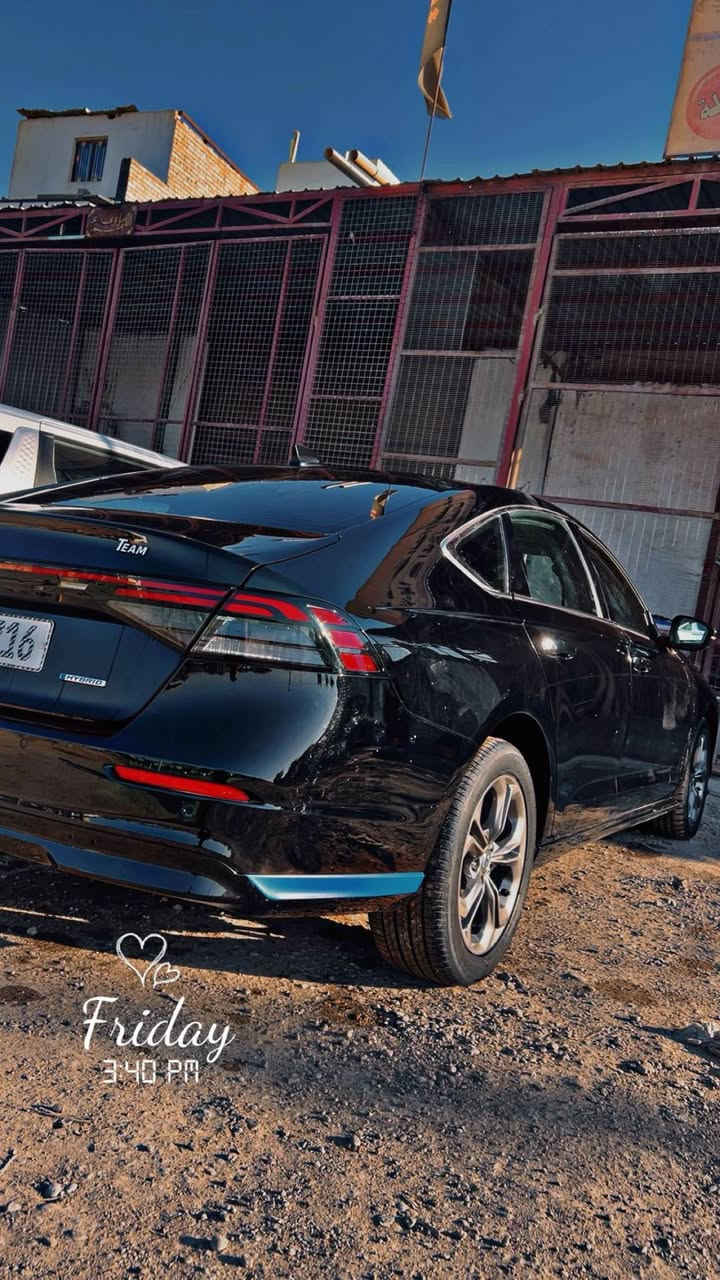 اكورد 2024 محرك 2000 هايبرد 
فول مواصفات EXL حادث جانبي جاملغ باب سايق 
بجمها كبس بدون دواخل بدون شاصي  مواصفاتها فول من رادارات تحكمات شاشه بصمه فتحة كشنات كهرباء وتدفئه داخل جلد قطعتين تبريد وبعد بيها هواي موصفات .ماشيه 32 قبل للزياده
السعر 192 $ بيع او مراوس 
*********** بغداد, العراق
