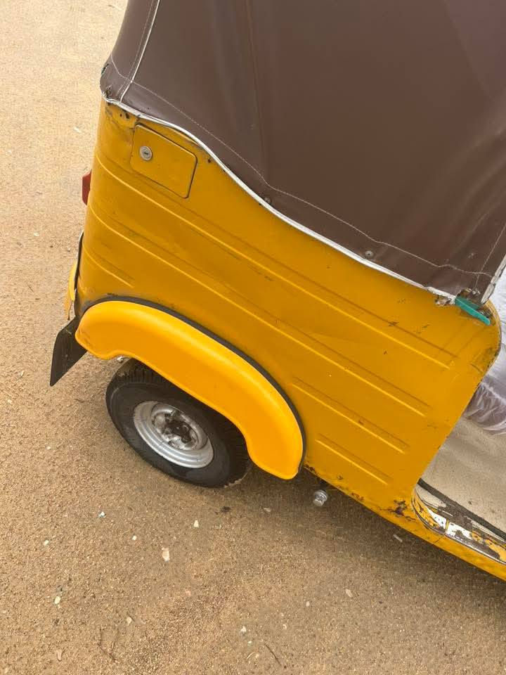 السلام عليكم تكتك موديل 2020 مكفوله من الصبغ والمعجون بيها طخات والتكمه ترجع بارد رقم كربلاء تحويل ثاني يوم للاستفسار ***********
