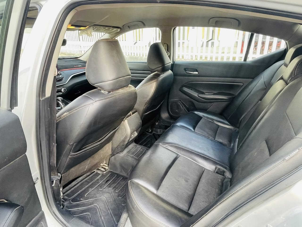 نيسان التيما 2021 SR للبيع
• وارد أمريكي
• 78 ألف ميل
• كشنات جلد
• شاشة كبيرة
• كاميرا خلفية
• حساسات خلفية
• رادار جانبي

✔️ مكينة شرط
✔️ كير شرط

📌 رقم معوقين ذي قار – وكالة عامة
📸 صور الضربة موجودة بالمنشور

💰 السعر: 115 قابل للتفاوض

للاستفسار 
***********
