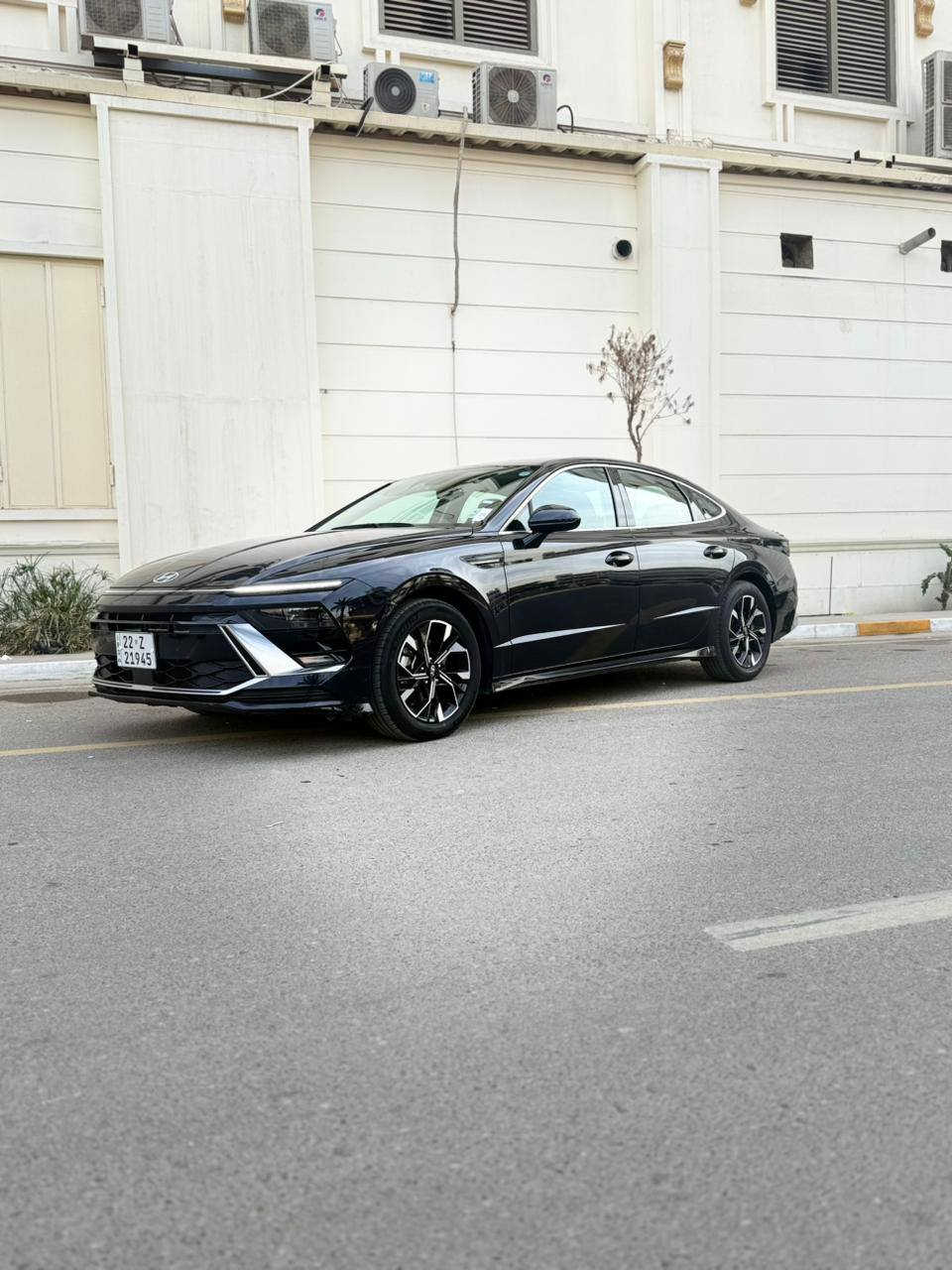 السلام عليكم 
سوناتا موديل
 2024
ماشيه 47mi

اللون اسود حبري متغير
مواصفات
شاشه 
كامره
لايت عدسات
بصمه
رادار امامي
رادار خلفي
رادار جانبي
لد امامي خلفي
ويل كب
توقف ذاتي 
قياده ذاتيه
تنبيه خروج عن المسار
تحديد مسار 
فول تحكم ستيرن
كشن السائق كهرباء
تدفئه بالكشنات
تدفئه بالاستيرن 
داخل  اسود
شفتات 
كير تعليك
تبريد بيانو لمس
ترحيب عند الاقتراب
صندوق ذكي
تشغيل عن بعد
محرك 2500✈️
صور الحادث بالمنشور فقط جاملغ وحافة الباب بجم امامي خلفي كبس شركه
الحادث سطحي 
بدون اي دواخل شاصي اللغد والايرباك والكير والمحرك كلهن مكفولات 
صور امريكا بالمنشور
للاستفسار***********
الموقع بغداد الكاظميه چكوك
السعر 192$
رقم اربيل الدولي تحويل وكاله مضمون بغداد, العراق
