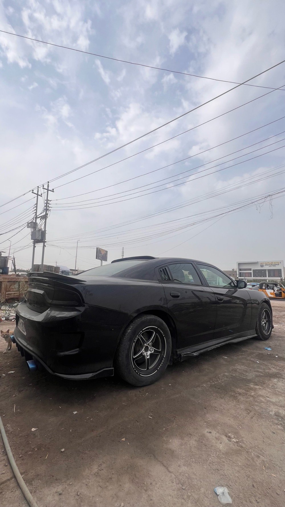 دوج جارجر 2015
وارد كندي 
رقم بغداد بأسمي
ضربته جاملغ الايمن وحافه البنيد وجاملغ الايسر
وبيه مكانين صغار صبغ 
راسلني وادزلك سونار 
سيارة جاهزه من تخم تاير وتبريد و ويلات ويلد حجم 18
السعر  165 وبيهاا مجال 
بصرة دور الضباط 
***********