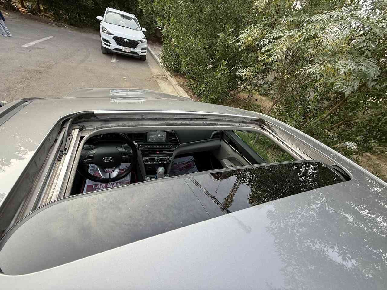 النترا2020
فول موصفات 
كشنات تدفئه
فتحة سقف
تلث انضمت سياقه
كامرا دوار 
بصمه ابواب
بدون ايرباك 
بيع مستعجل السعر 115$
السايره بيه بس كير يرادله تبديل 
***********
