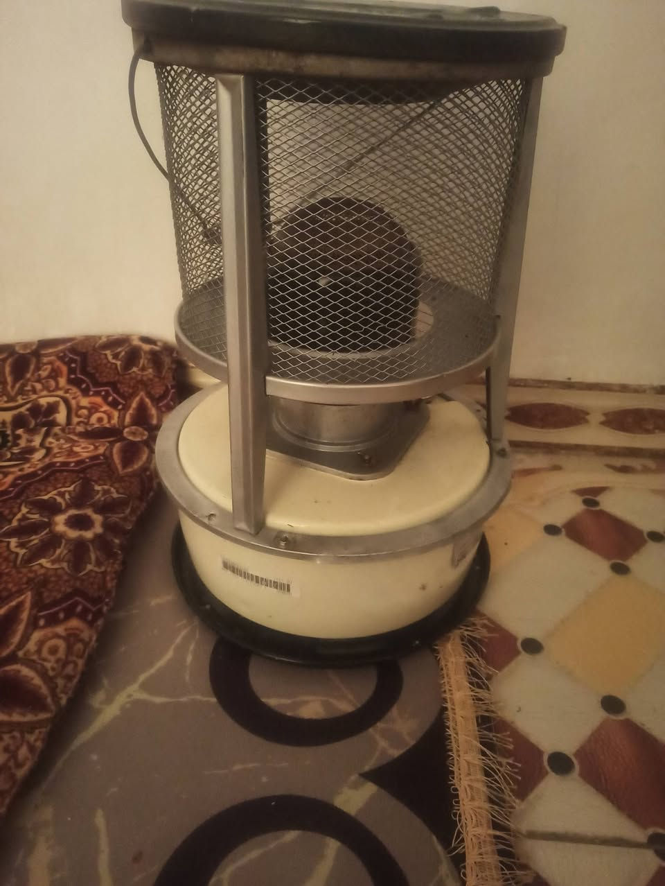 صوبة نظيفة للبيع شرط الفحص اي خلل بيهه اكسرهة للتواصل ***********
