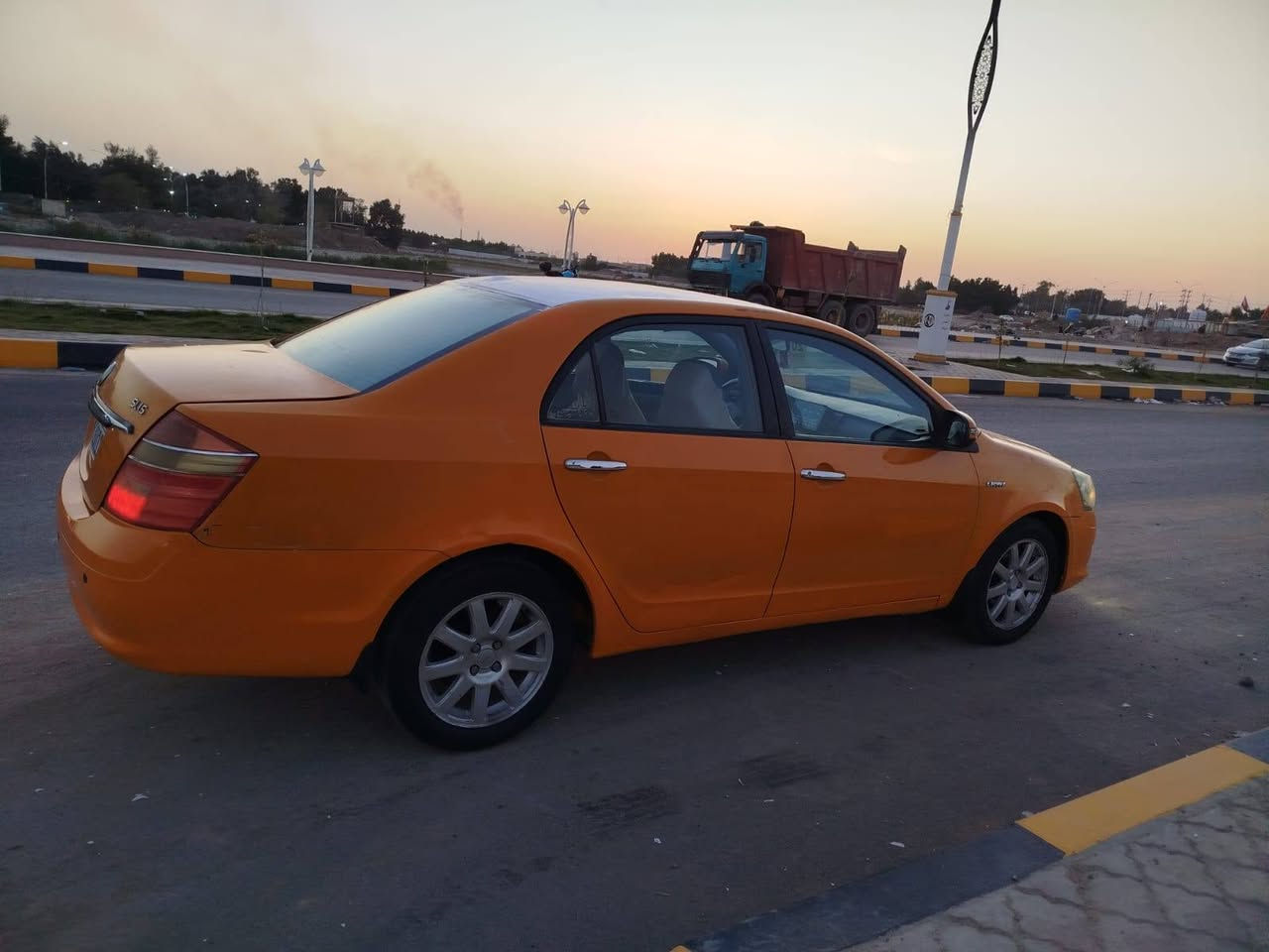 السلام عليكم جلي موبل موديل 2012مكينه كير عادي حداديه تخم تاير مكفويه ضربه وتبديل بس خياسات قليله  ولاكطهن السياره سنويه 2030 مصفره المكان ناصريه مركز مكلف بل نشر السعر 33 قفل ***********
