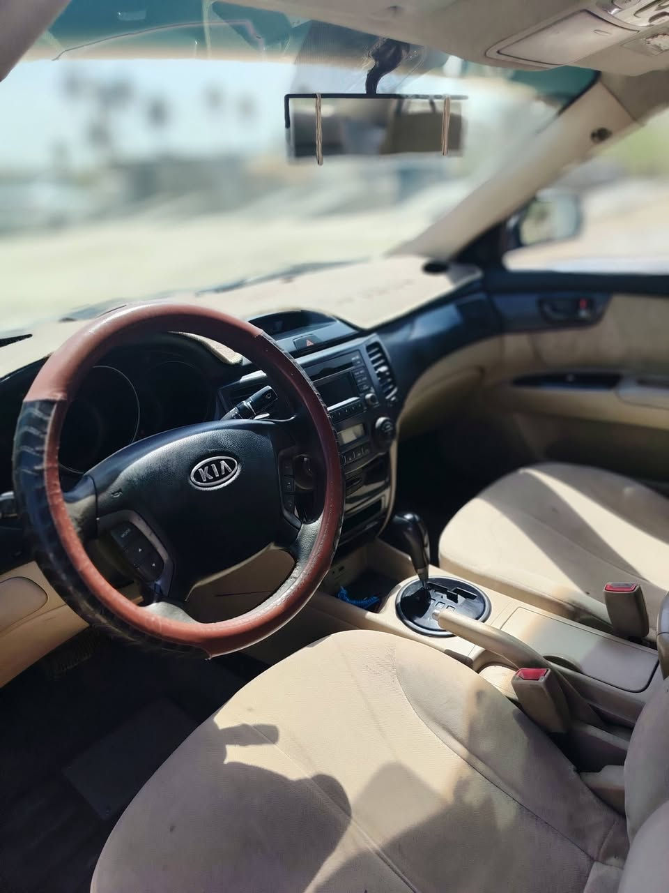 السلام عليكم
للبيع اوبتيما2010 خليجي
فول مواصفات عده البصمه 
مصبوغه عام اثر ضربه 
رقم واسط سنويه ساقطه 
السياره حلوه وجاهزه كير مكينه خير من الله 

السعر85$ وبيها مجال 
مكان السياره 
بابل-الحمزه الغربي 
للاستفسار***********
