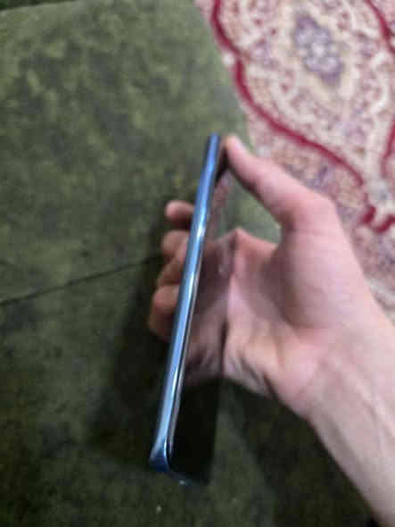 سلام عليكم  شاومي 12 تي 
ذاكره 256   جهاز مكفول 
فقط بصمه الصبع  ما تشتغل 
وطخه في الطراف جانت مشكله
 بل دخمه مال صوت سويتها 
جهاز ملحقاته 2 كفرات وشاحنه 
جهاز يشحن120 واط 
 جهاز 90 فريم بوبجي 
سعر جهاز ب 220 وبي مجال 
مكاني بغداد زعفرانيه 
*********** اتصل+ واتساب
