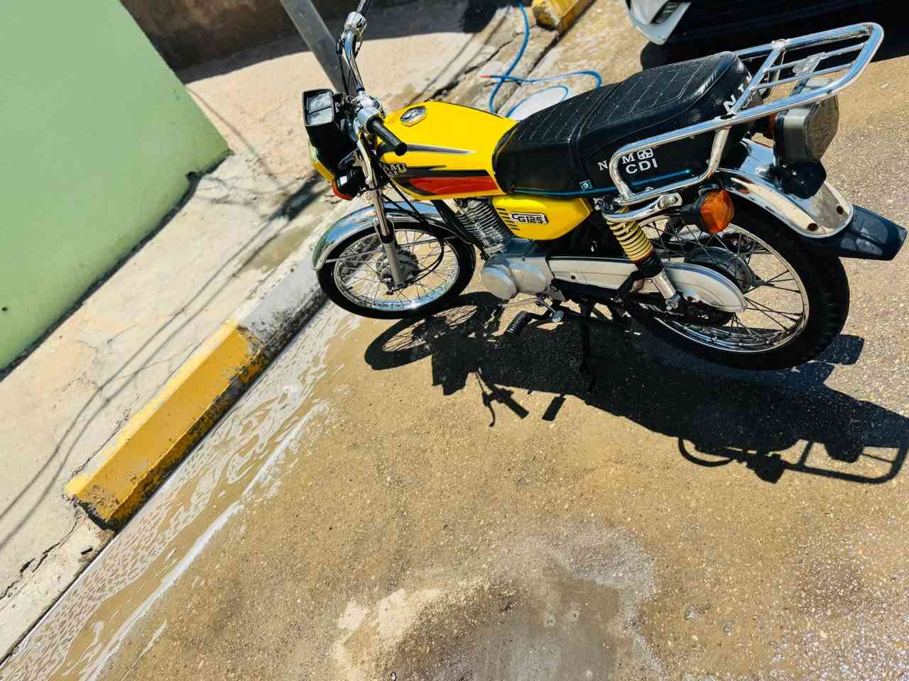 دراجه نامه سكنر الدراجه بيه وصل من الكرار مفتوحه والفات السعر خاص مكاني ناصريه اسكان الصناعي وهاذه رقمي ***********
