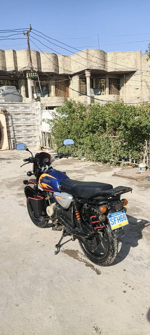 السلام عليكم دراجه بوكسر 
موديل 2019 أوراق الاصليه سبعه ماشين ب معامله ترقيم قبل سنه وما مكملينهه دراجه نضيفه وخير من الله جاهزه من كلشي بس المكينه عوزهه تجفيت فقط بيهه دخانه شلعه ومعدل كهربائيات فول 
#قيم باليرضه الله وخذهه  
#ترهم_مراوس 
#العنوان_بغداد_البلديات
***********
