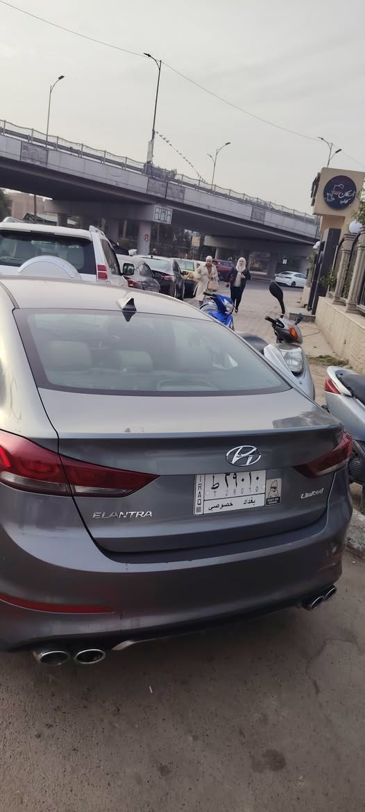 السلام عليكم النترا ١٧ لمتدد امريكي كلين بيها شخوط بل باب عكس السايق فول مواصفات عده الفتحه مكينه ٢٠٠٠ دوش كير AT المرغوب ٣ انظمه قياده كامره دواره كشن كهرباء تدفئه كشنات بصمه ابواب بصمه تشغيل  ماشيه ٥٥ الف ميل   السعر ١٢٦ وبي مجال  بغداد شارع فلسطين *********** واتساب
