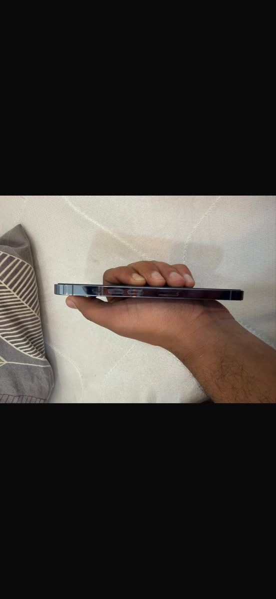 السلام عليكم جمعه مباركه 
للبيع ايفون 13برو عادي 
مكفول من فتح من كلشي 
بطاريه79اصليه
ذاكره256
***********
