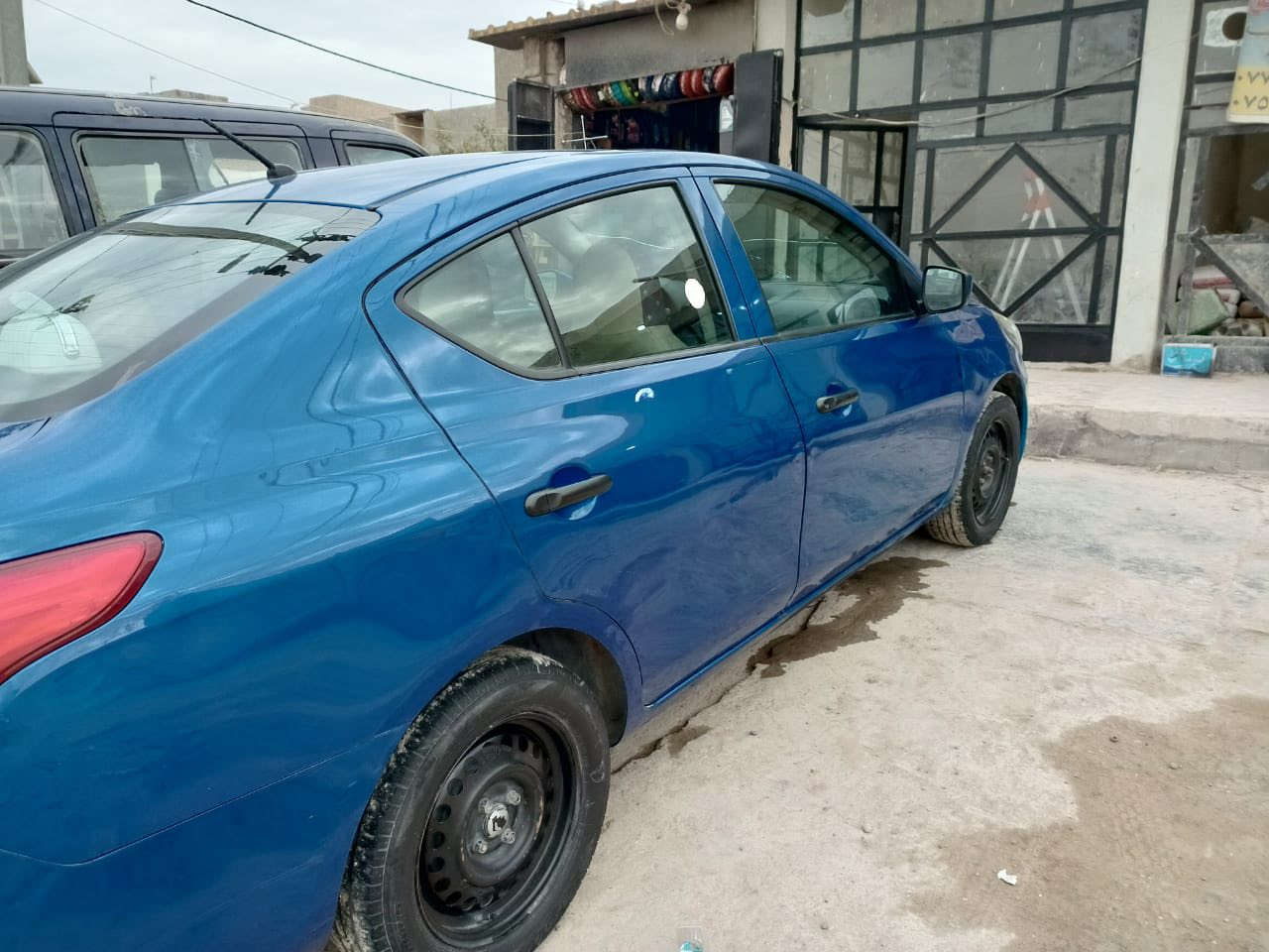 اخوان فيرسا 2017 
وارد حادثه يم قبق البانزين ومعدلي ع البارد وجاملغ الامامي جهة السكن بالعراق تبدل بدون دواخل السياره بيه تكحيل بمكانات والباقي تجي وشوفه لان سياره سيارة اخي 
ممشاهه 128 ميل 
جامه جوبي وتكدر تبدلهن كهرباء بساحه الطيران ومو مكلفه 
حداديه جاهزه تخم تاير ومحرك قبل ايام ادامه كامله مع علبه فيتبم جديده محتاجه فقط بالجديد صارت عنده المشط يتبدل مال لستيرآ سعره 150 الف السياره باسمنه رقم جديد محرك كير بلادي وكيره ع الاكثر مو سيفي تي 
مكانه بغداد الكرخ حي الخضراء / ***********
السعر 83 وبيه مجال للشراي
