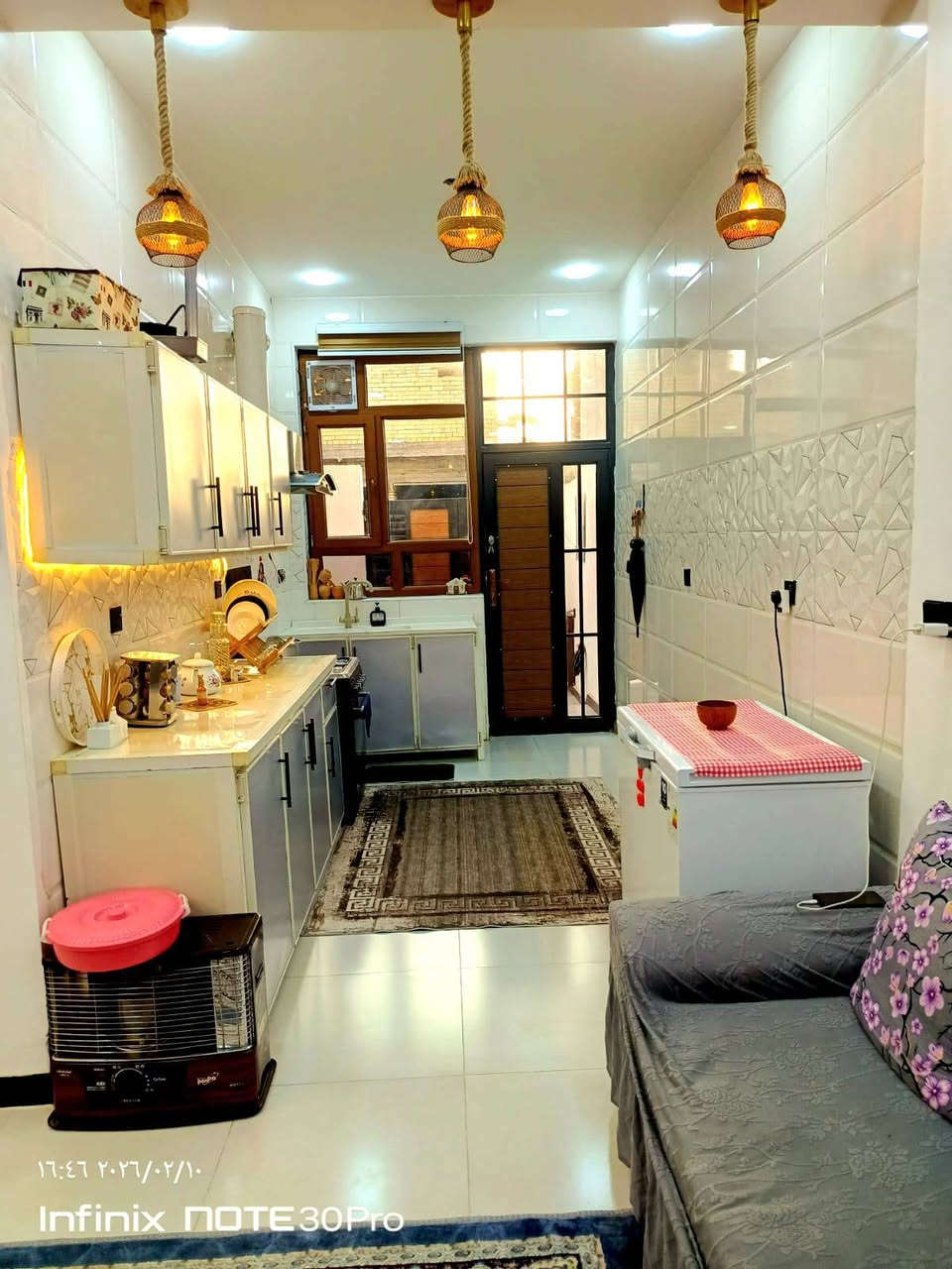 سلام عليكم دار للبيع مساحة 100 طابق اونص غرفتين نوم بناء حديث العنوان هورجب شركة ارض النخيل للاستفسار ‏‪***********
