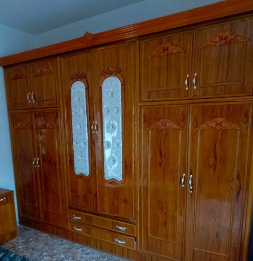 غرفة صاج عراقي مستخدمة قليل اشهر فقط  جديدة كانما مشتريها من النجار  
السعر مليون  وبيها مجال قليل  
***********
