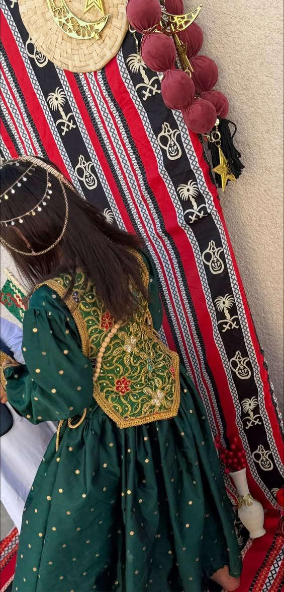 عندي هاي لبسه رمضانيه  يلك منفصل تلبس من عمر ٧حد٩ ماخذته ب٥٠ أريده ب٢٥ تطريز خليجي  جنن بل حقيقه  وعندي توصيل


**إذا كنت صاحب هذا الإعلان وتريد حذفه لأي سبب، رجاءا أرسل رسالة إلى الدعم الفني**