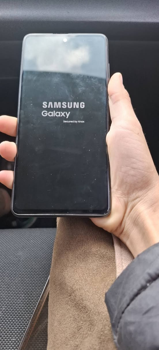 السلام عليكم A72 ذاكرة 256 عشوائية 8 جهاز كلة شغال عدة هاي الضربة جهاز نضيف ما مفتوح ولا مصلح السعر 150 وبي مجال بسيط مكان بغداد للاتصال على هذا الرقم
***********
