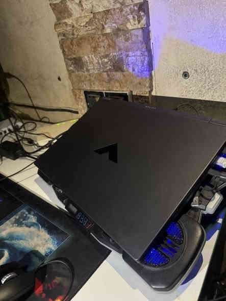 السلام عليكم لاب توب كيمنك للبيع.  Amd ryazn 5 8645 hs
Rtx 4050
Ram 16g ddr5 5600
شاشة لاب توب FHD IPS 144Z
1T NVMA
اتصال ***********
