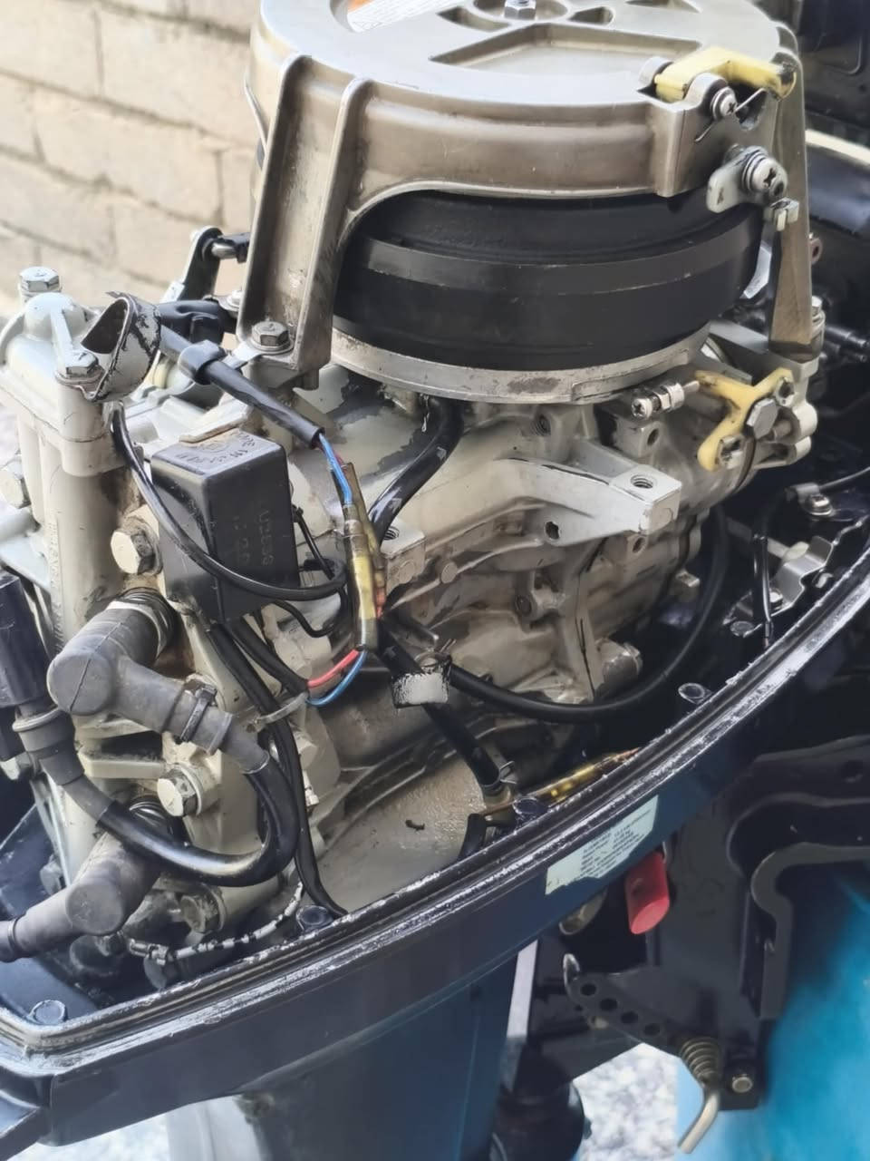 سلام عليكم ورحمة الله وبركاتة مكينه للبيع ام 18موديل 2014 الكير بلادي شرط المحرك مفتوح مبدل بس البوربرنات اثنيهن فقط السعر 1100وبيهه مجال العنوان ذي قار قضاء الجبايش ناحية المنار للاستفسار الاتصال على الرقم ***********
