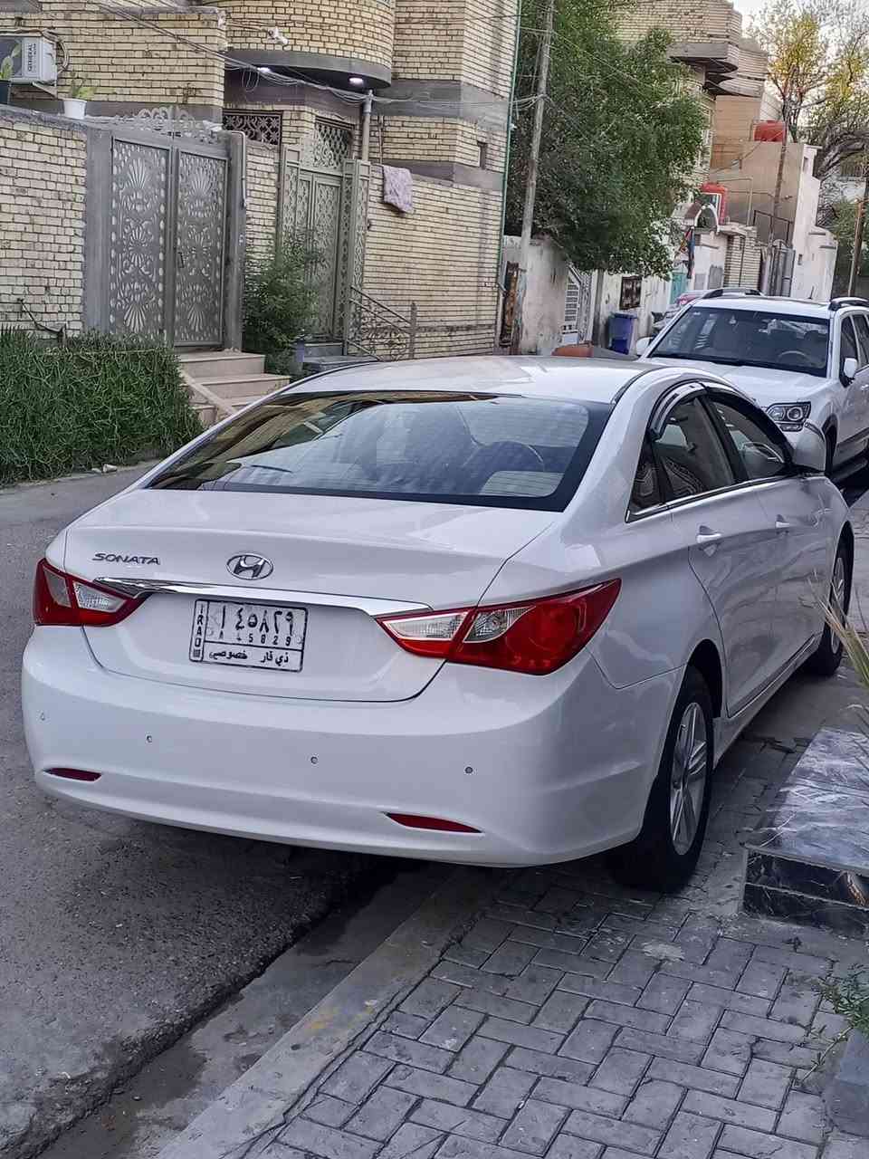 سوناته موديل2014 خليجي رقم ذيقار راعيها بصره مكفول كفالة عامه من الضربه والتبديل ولصبغ محرك 2400 دوش مرايات شفط تبريد ثلج حداده طوبه تخم تاير جديد سعره السياره 118وبي مجال قليل النتصال على الرقم *********** مكان السياره البصره الحيانيه شارع السيد
