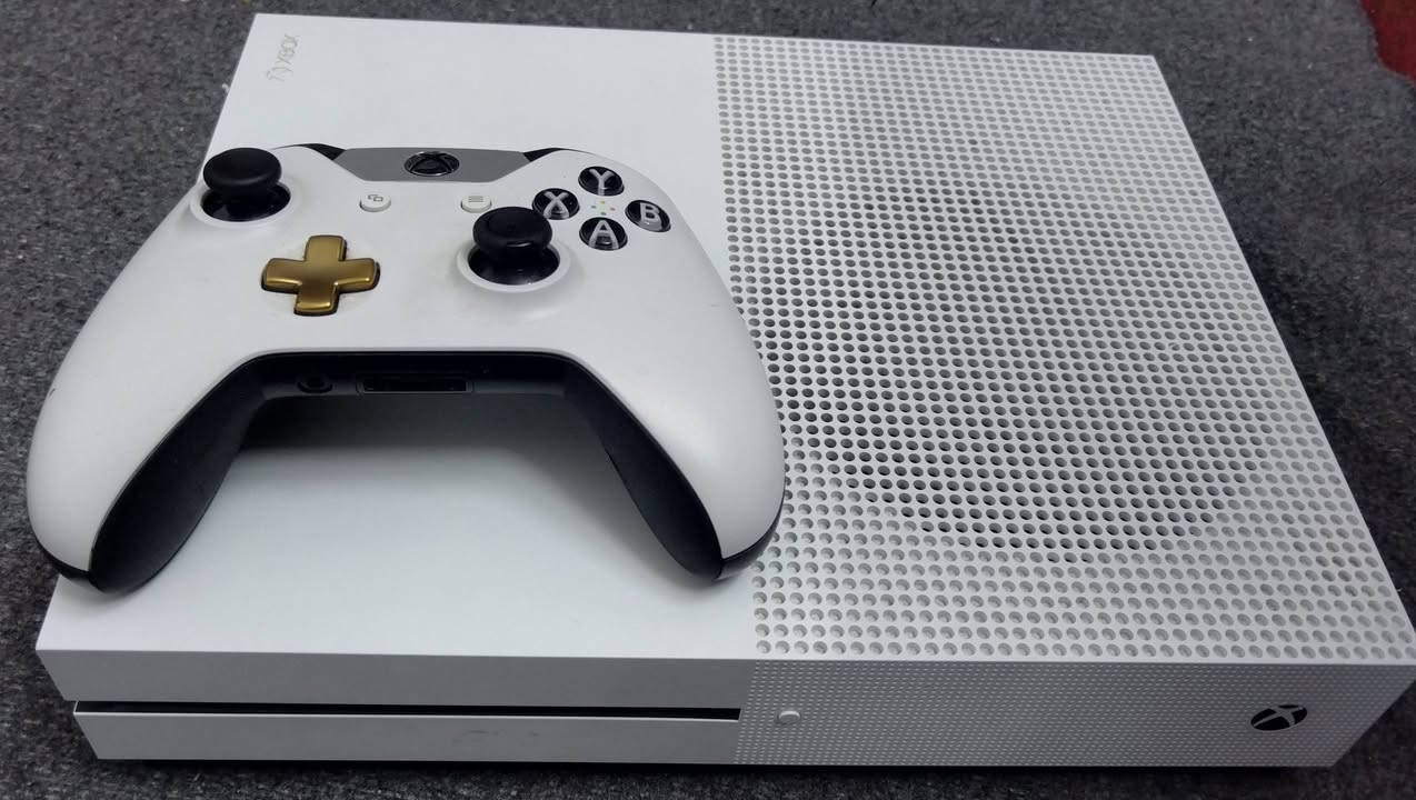 للبيع
XBOX ONE S
الجهاز نظيف ومابيه اي مشكلة
الذاكرة 1 تيرا
مفتوح فقط للتنظيف
مع جويستك اصلي
مع كارتون
مع قرصين العاب
call of duty black ops 4
call of duty modern warfarr
السعر ١٥٠ الف
المكان الموصل ويتوفر توصيل لجميع المحافظات
للاستفسار الاتصال 
***********
